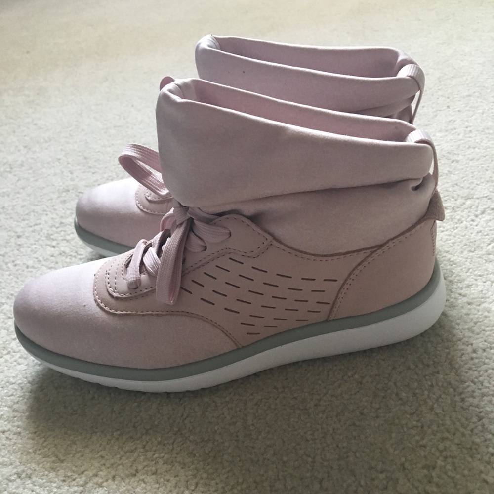 Quartz Uggs Islay high top sneakers